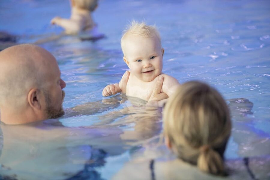 Tromsø: Spa/Pool with Bath, Sauna and Outdoor Heated Pool - The swimming hall: Olympic laps, big-jump platforms, and real space to play