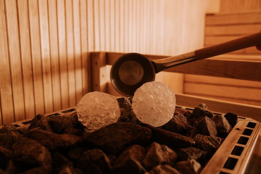 Tromsø: Spa/Pool with Bath, Sauna and Outdoor Heated Pool - Water slides and indoor activity zones: fun without wrecking your recovery