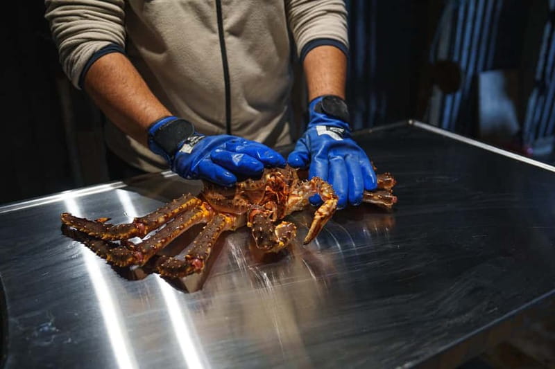 Tromsø: Tasty King Crab Adventure - Live-crab moment and on-site cooking: what you should watch for